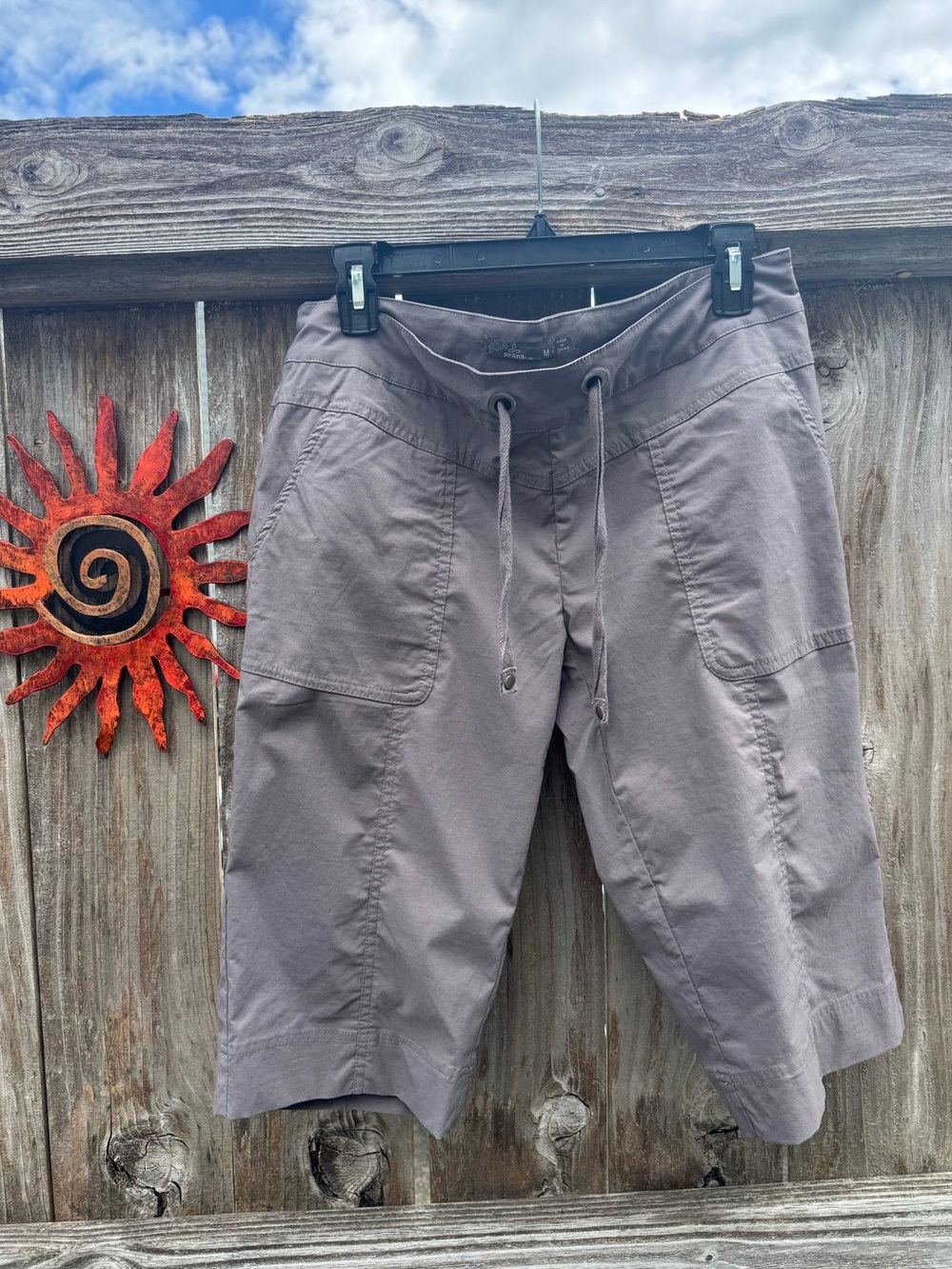 Prana Women's NWOT taupe/gray hiking pants, knickers